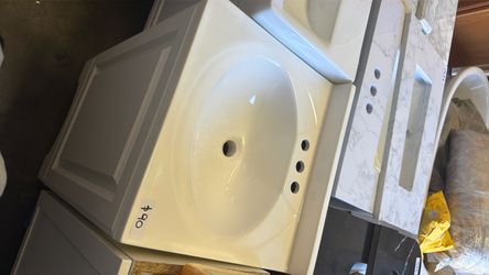 18 in vanity bathroom brand new $89