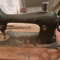 Vintage Singer Heavy Duty Sewing Machine