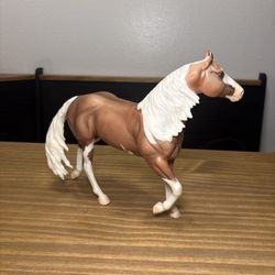 BREYER Traditional Model No. 1357Big Chex to Cash Smart Chic Olena Mold RETIRED