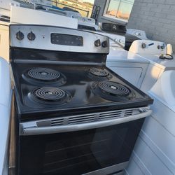 GE STAINLESS STEEL ELECTRIC STOVE