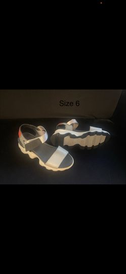 Sorel. Size 6