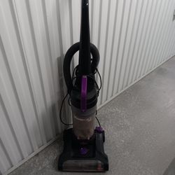 BISSELL BAGLESS VACUUM 