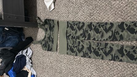 Camo Print Two-Piece Set Crop Top and Leggings