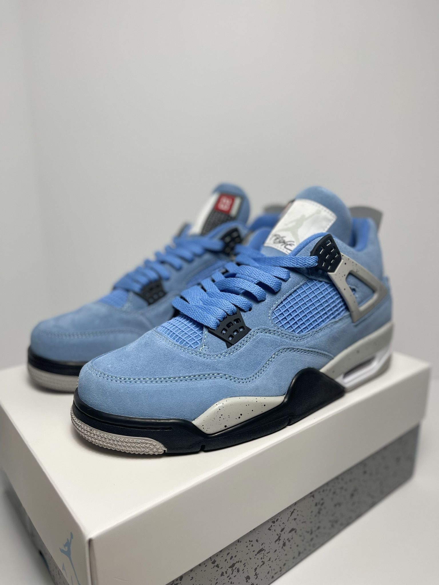 UNC Jordan 4