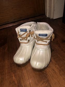Sperry toddler size 8