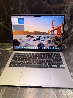 Apple MacBook Air 2024 A3113 13"- M3 - 16GB RAM - 512GB SSD -