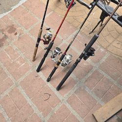 FISHING  RODS WITH  REELS ( OCEAN-LAKE) 4  COMPLETE  RODS  WITH  REELS 