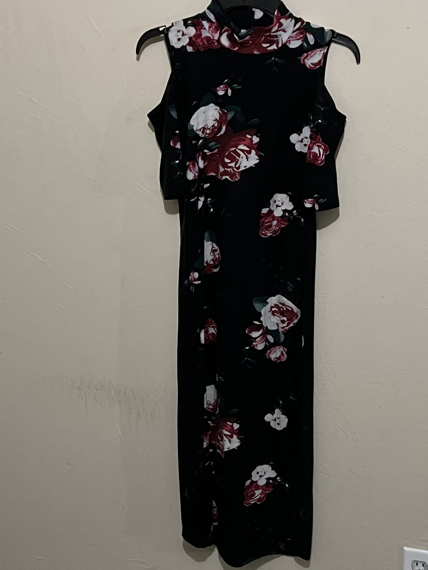 $10.00 Cute Black Flower Dress In Small Has Stretch Fits Like Medium
