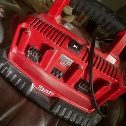 Milwaukee M18 charger
