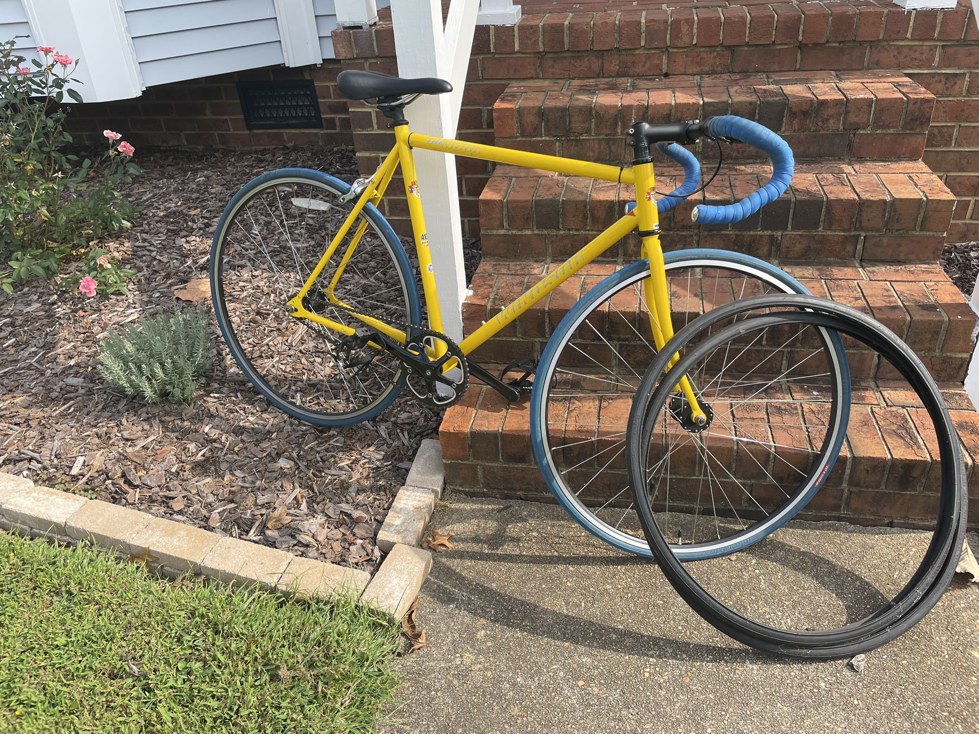 Windsor Fixed Gear Road Bike + Brake & 2 Additional Black Tires