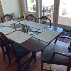Duncan Phyfe Mahogany Triple Pedestal  Drop Leaf Expandable Table