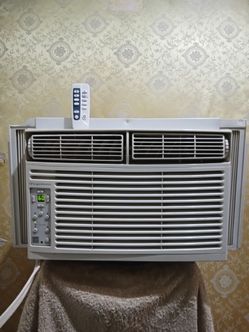 Frigidaire with remote  NEW