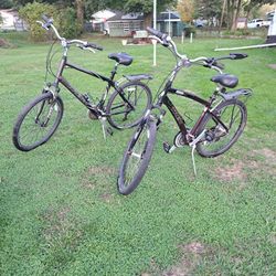 Pair of Trek Navigator Bicycles A Nav.-100 and Nav 2.0 Bontrager Tires
