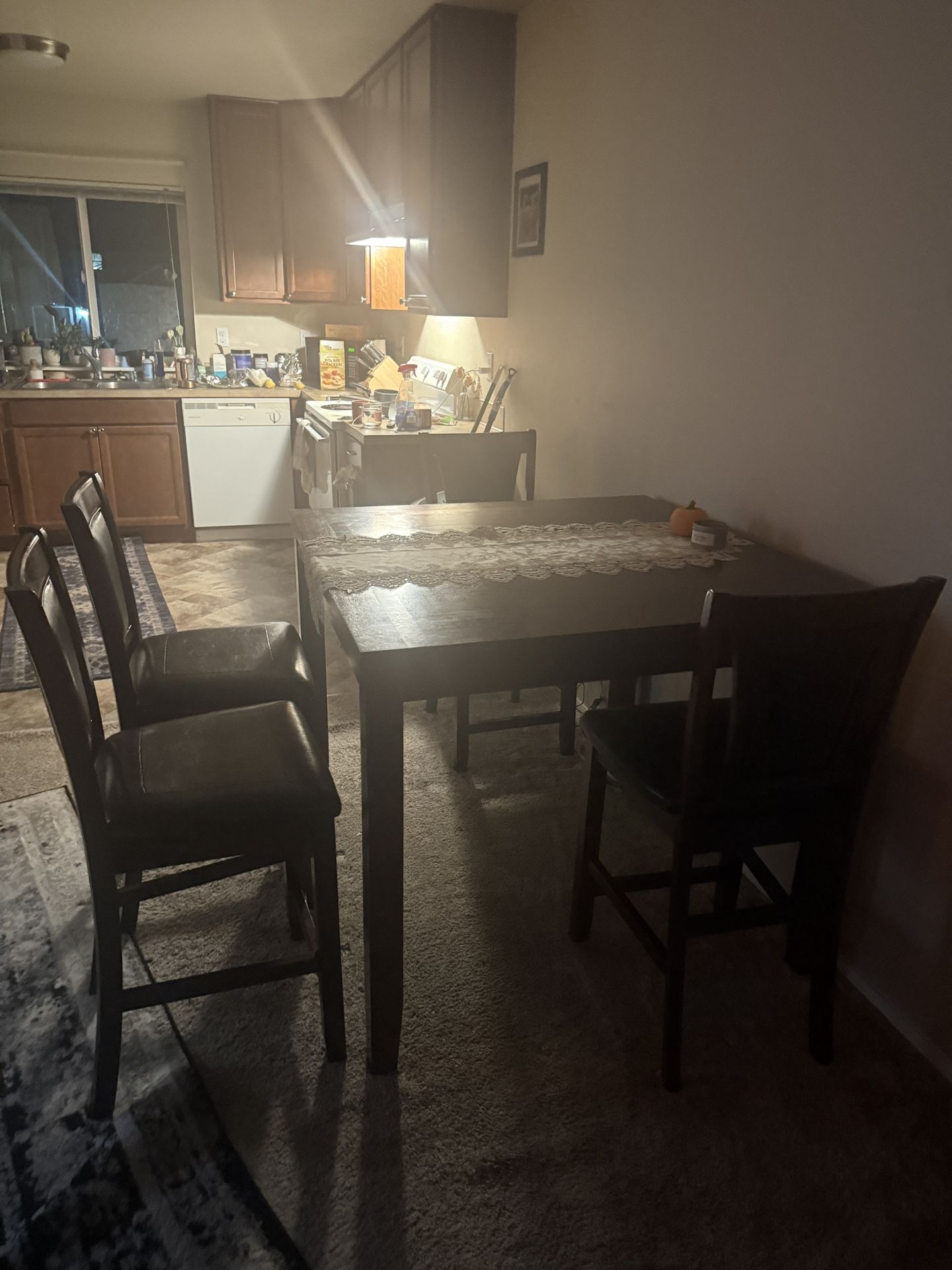 4 Chairs with Table
