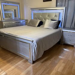 Bedroom set