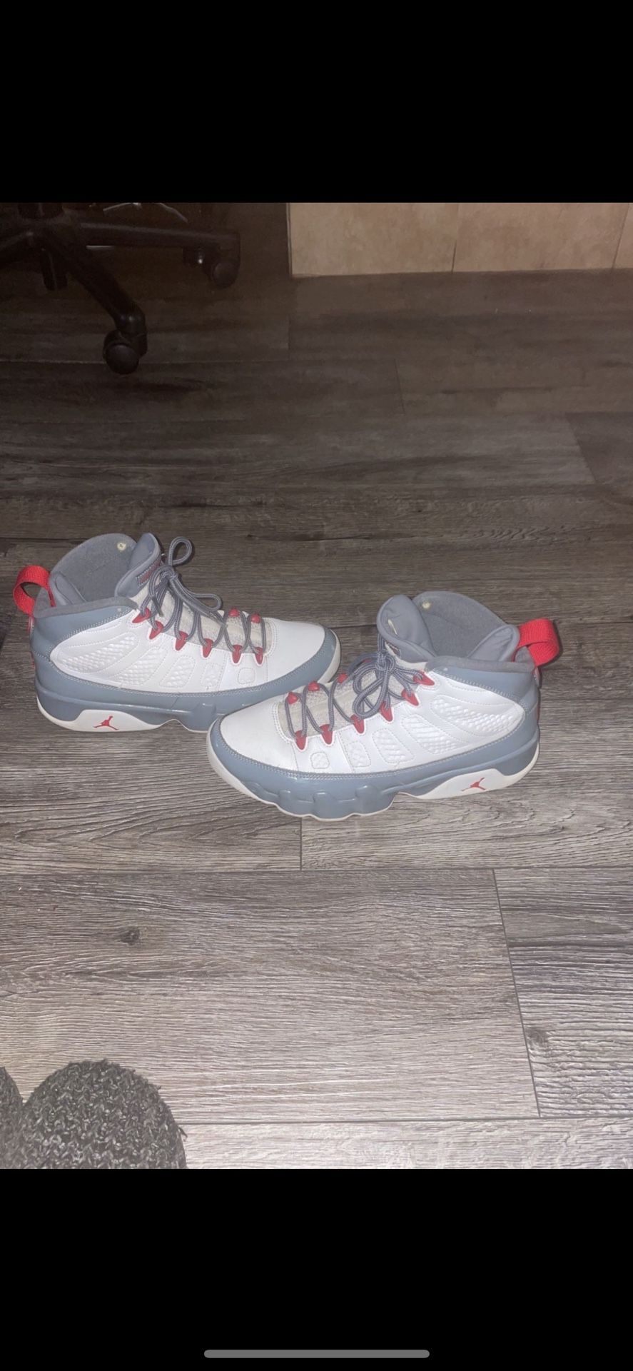Jordan 9s Size:9.5