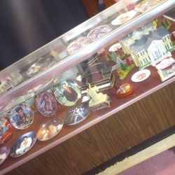 Big ass, Glass Display Case