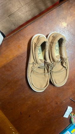 Hey Dudes Size 4