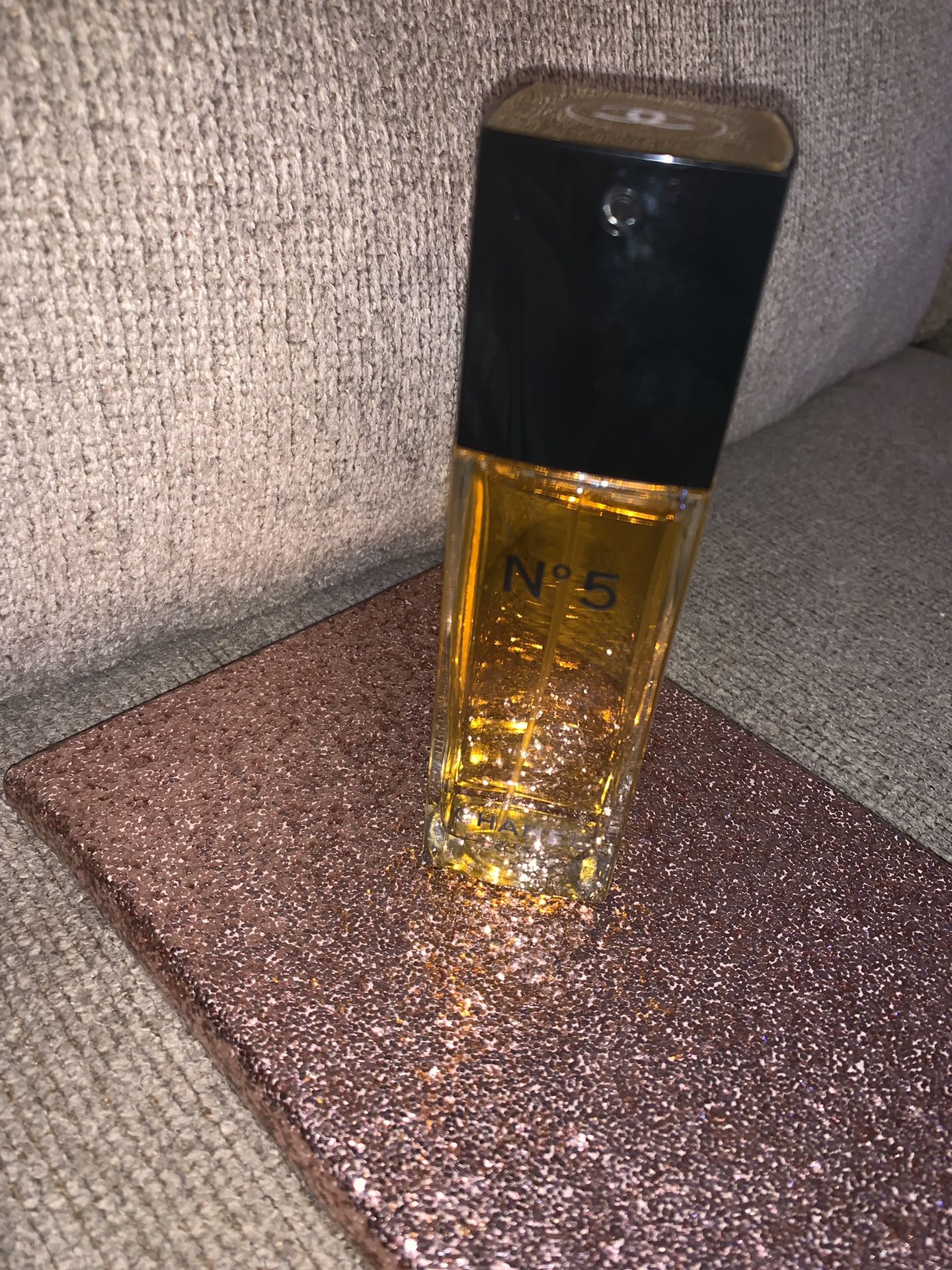 Chanel N o 5 perfume
