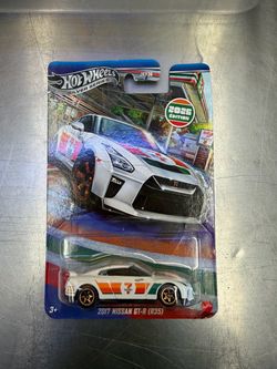 Hot Wheels 2017 Nissan GT-R R35 7-Eleven Edition