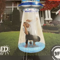 UFO inflatable For Halloween