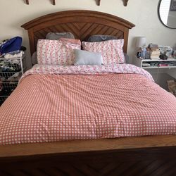 Wooden Queen Bed Frame With Headboard 