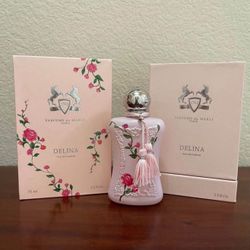 Layton De Marly Delina