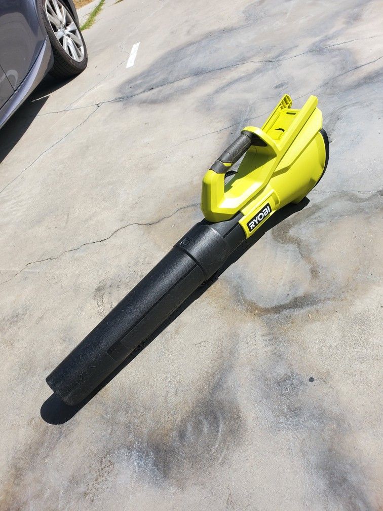 RYOBI
40V 120 MPH 550 CFM Cordless Battery Leaf Blower (Tool Only)
