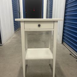 White Side/End Table 