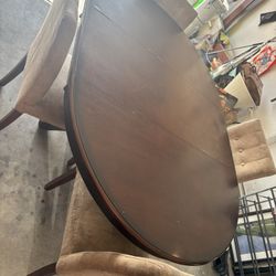 Kitchen Table & 4 Chairs 