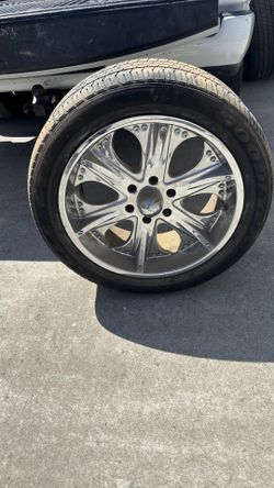4 azuka 20” rims with tires