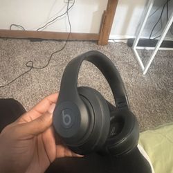 Beats Studio Pro Headphones + Case 🔥 Great Sound — $35 OBO