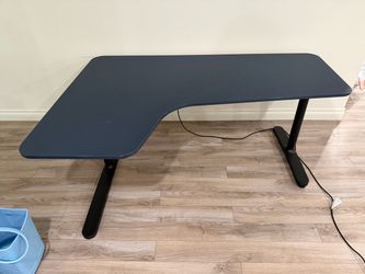 BEKANT corner desk
