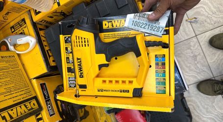 DEWALT 5-in-1 Multi-Tacker and Brad Nailer