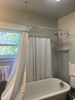 Clawfoot Tub Curtain Hanger Chrome 2-handle Wall-mount Low-arc Bathtub Faucet with Shower