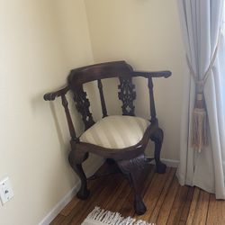 Antique Chippendale Style Corner Chair