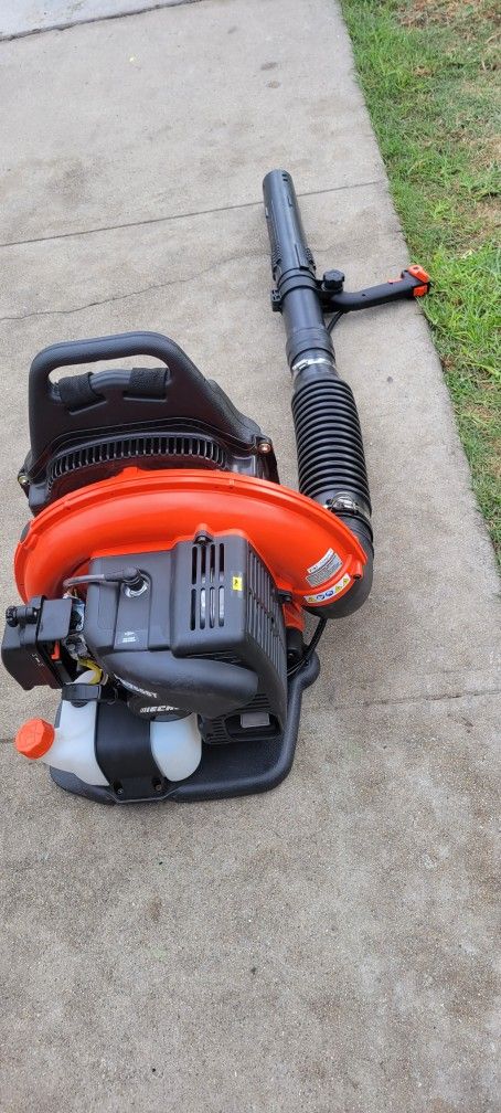 ECHO 233 MPH 651 CFM 63.3cc Gas 2-Stroke Cycle Backpack Leaf Blower with Tube Throttle ECHO 233 MPH 651 CFM 63.3cc Gas 2-Stroke Cycle Backpack Leaf Blower with Tube Throttle