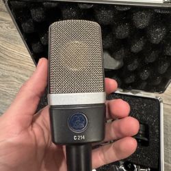 AKG C214 Microphone With Case
