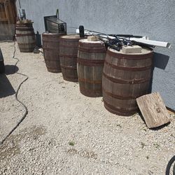 Whiskey/Wine Barrels 