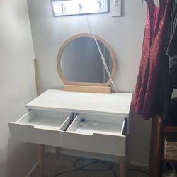 Vanity w/ Lights