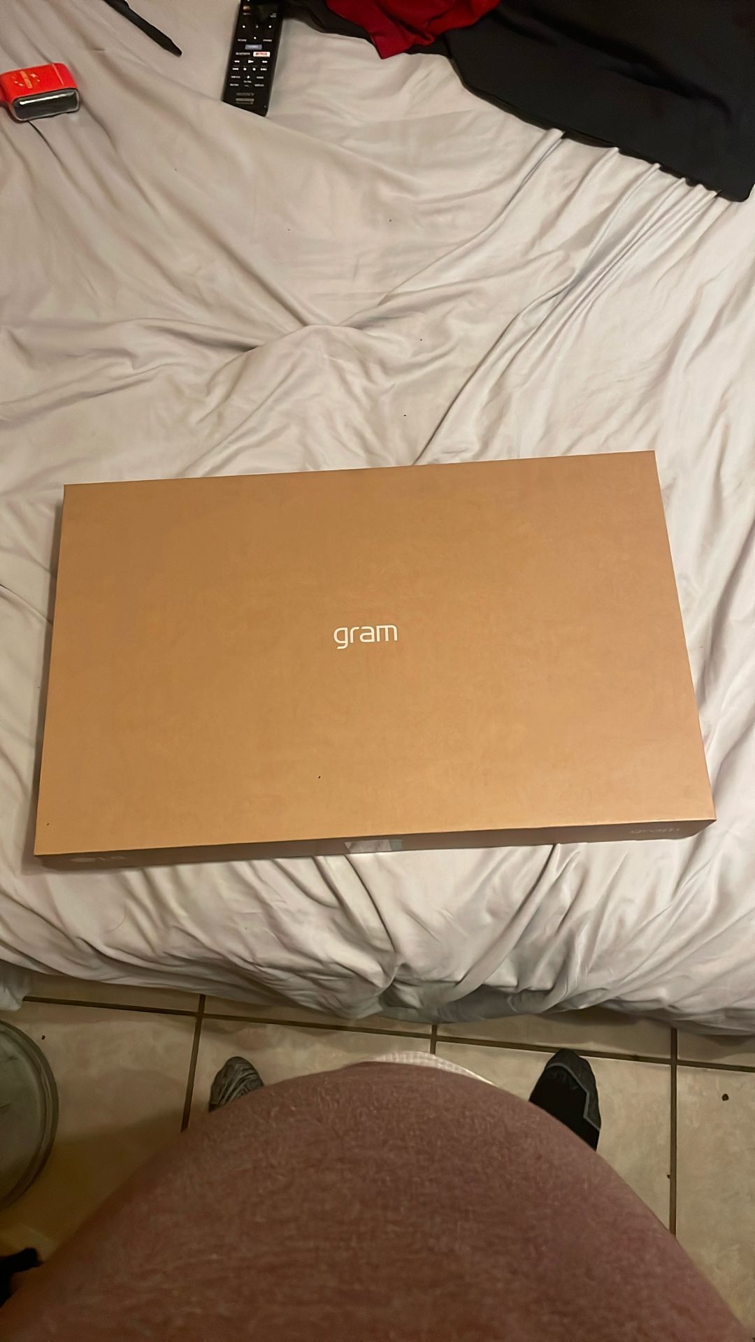 Gram Laptop All Features On 3rd Photo