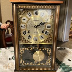 Vintage Clock Penchime