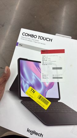 Logitech  keyboard case IPad 13” pro