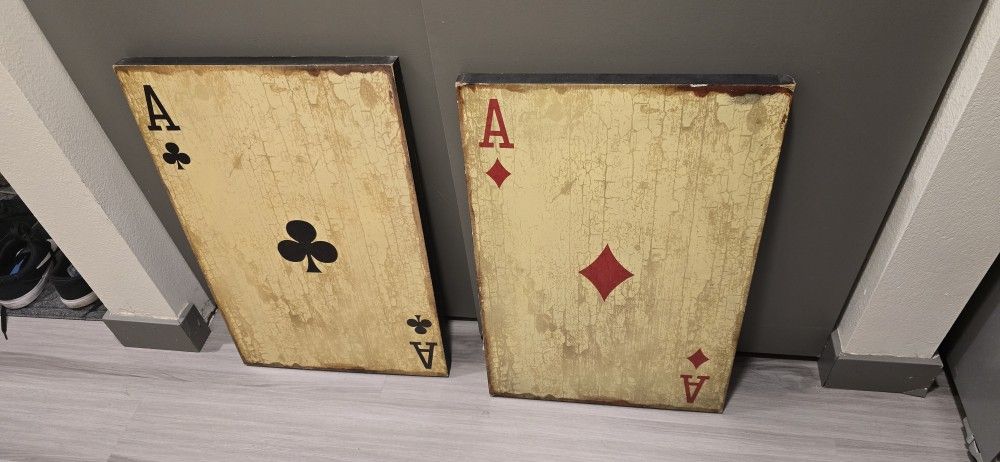 2 Decorative Wall Pieces