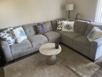 Sectional L couch