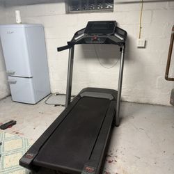 Pro-Form Pro 2000 Treadmill