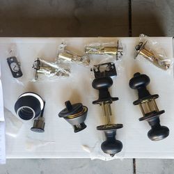Door knobs (2)