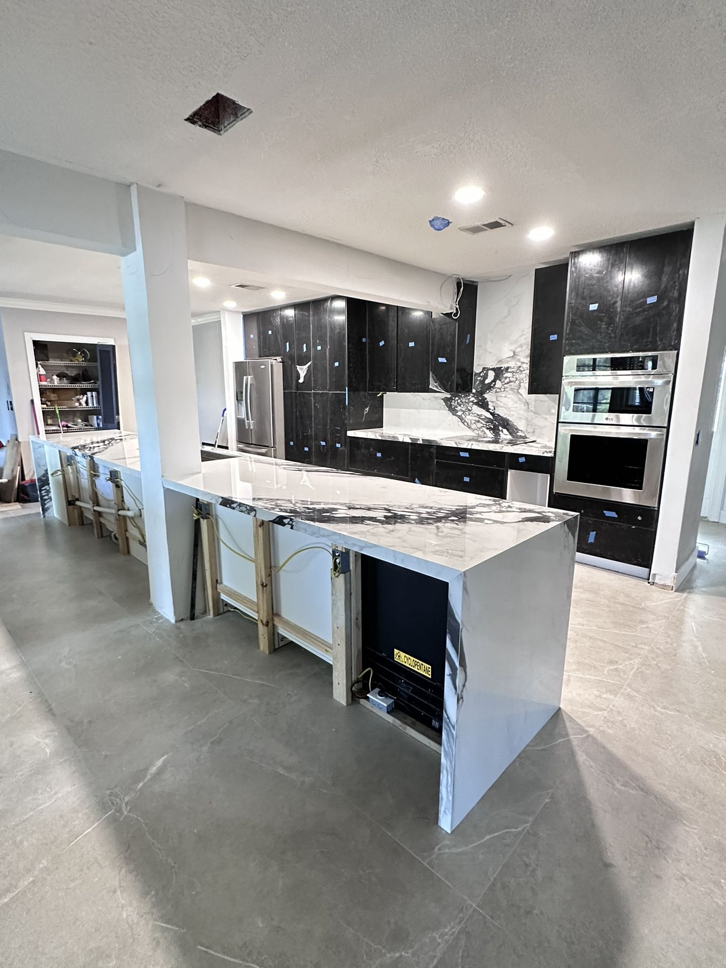 FABRICATION AND INSTALLATION PORCELAIN 