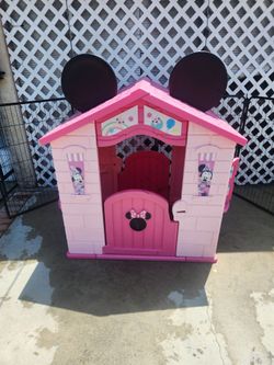 Minnie Mouse Play House!