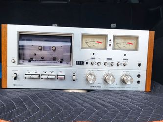 Pioneer CF-F9191 cassette deck player.